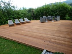 Terrassenbelag aus Bankirai Bohlen am Lanserhof