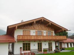 Holzbauten mit Zierbinderwerk