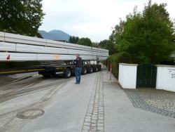 Spannende Anlieferung der Leimbinder