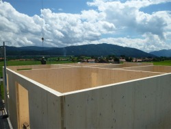Doppelhaushälfte aus Brettsperrholz in Reichersbeuern