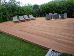 Terrassenbelag aus Bankirai Bohlen am Lanserhof