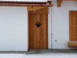 Garagentür aus Lärchenholz