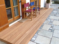 Terrassenbelag aus Bankiraihölzern