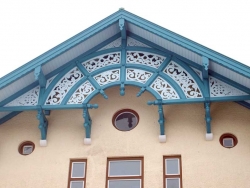 Erneuerung der Balkone samt Zierbundkonstruktion an der Grundschule Tegernsee